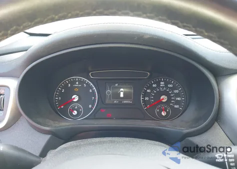 2016 Kia Sorento 2.4L Lx z USA, uszkodzony, nr VIN 5XYPG4A39GG106610